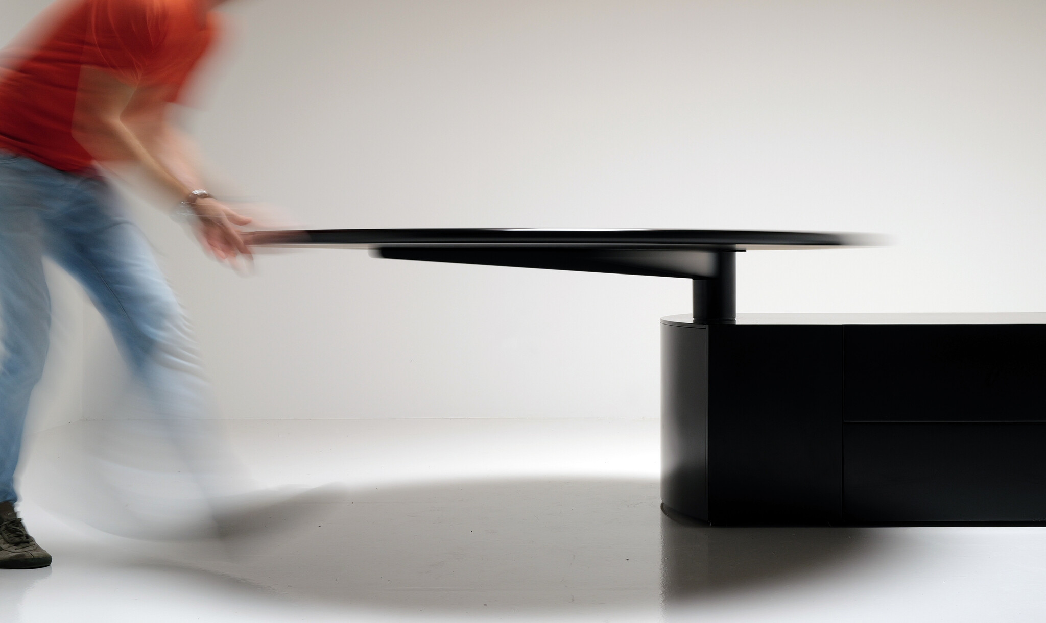 “Malibu” tafel van Cini Boeri voor Arflex, 1980s