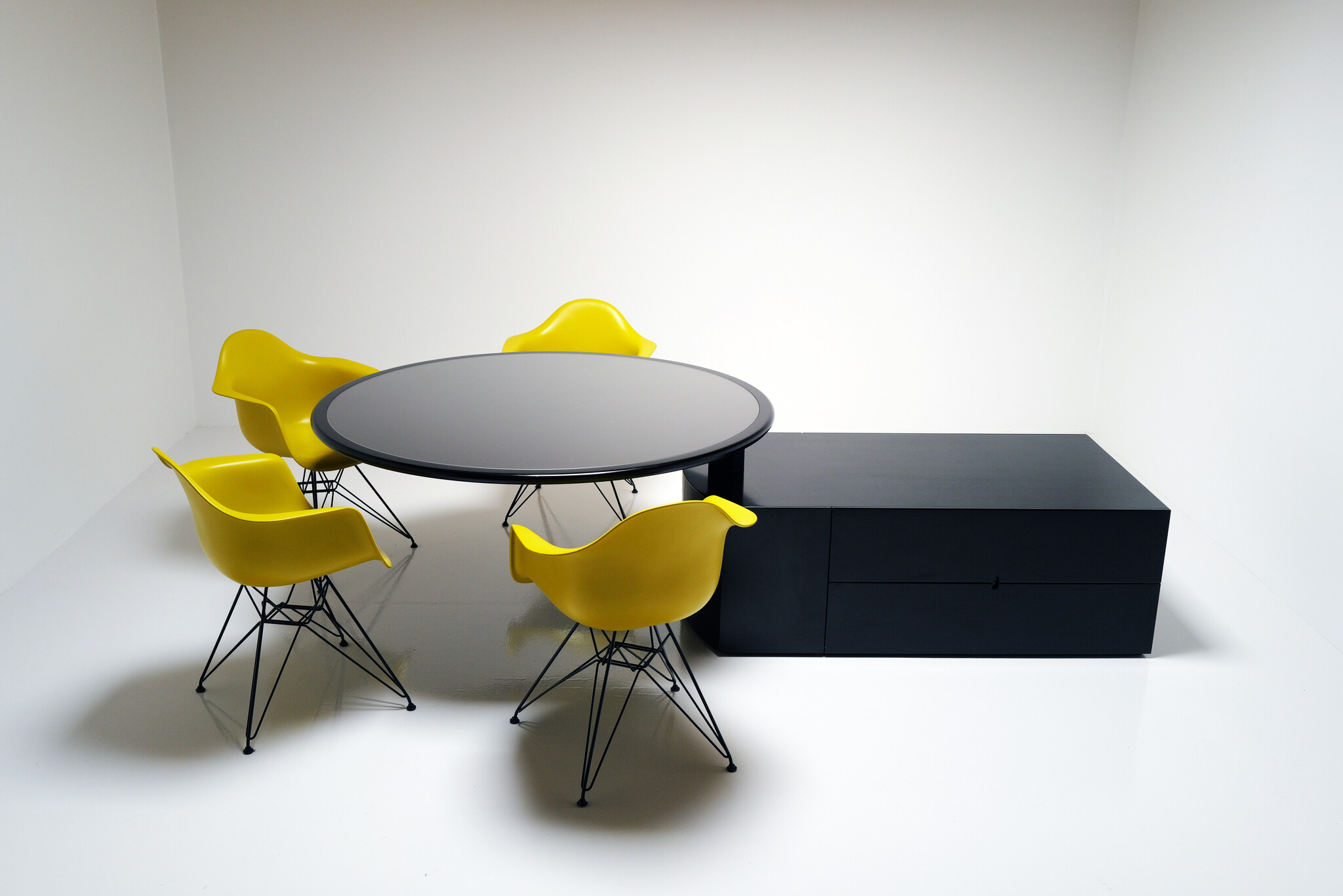 “Malibu” tafel van Cini Boeri voor Arflex, 1980s