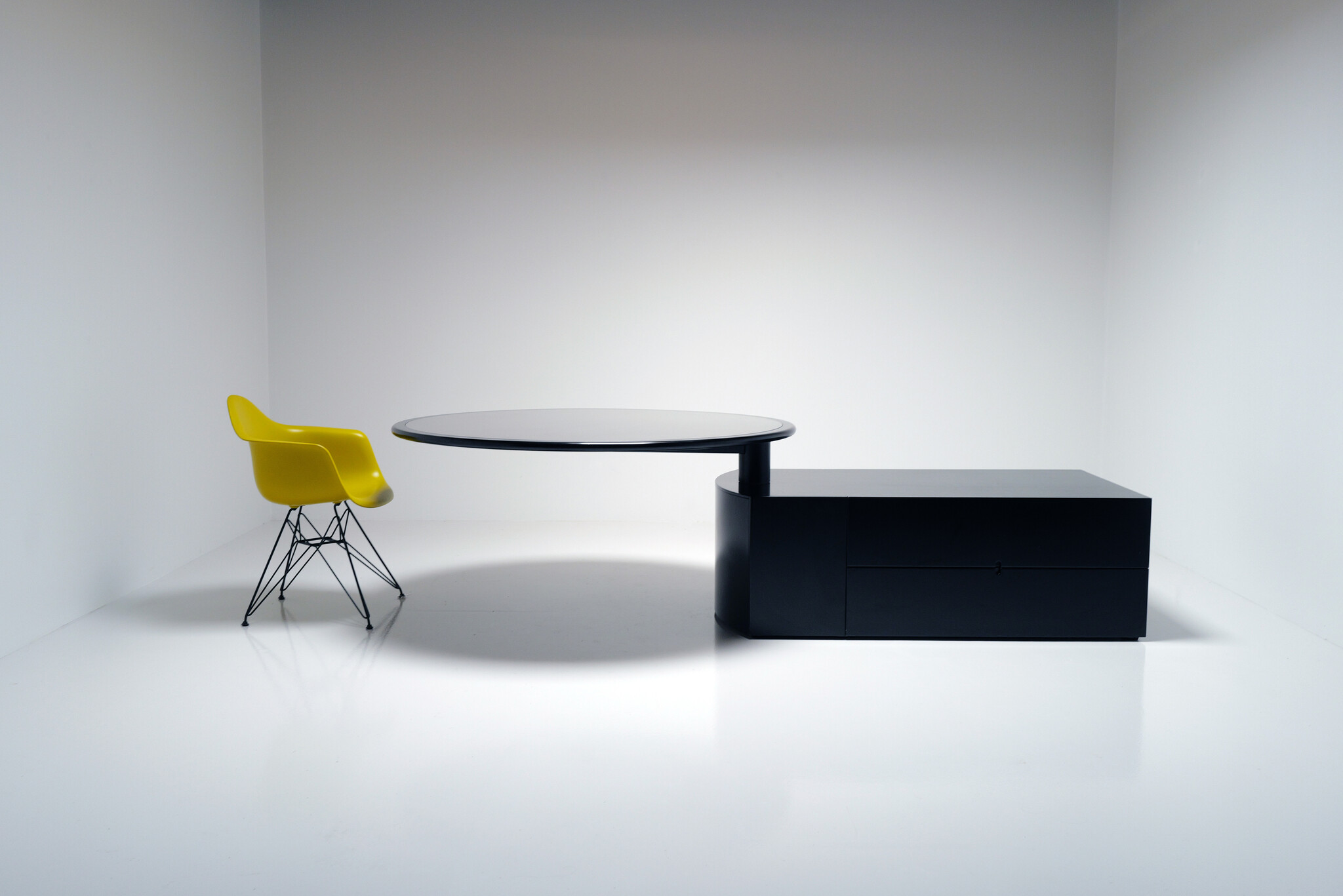 “Malibu” tafel van Cini Boeri voor Arflex, 1980s