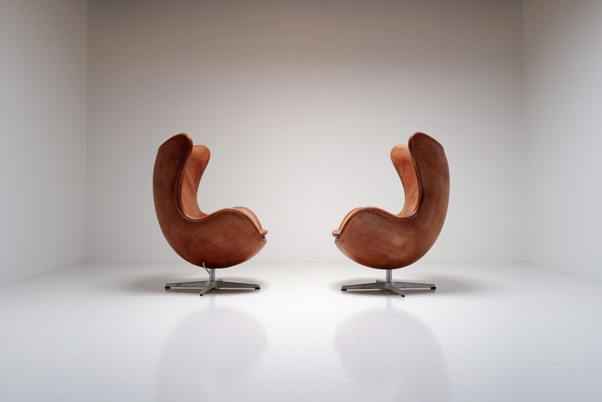 Egg Chair in natural Rustik leather by Arne Jacobsen for Fritz Hansen