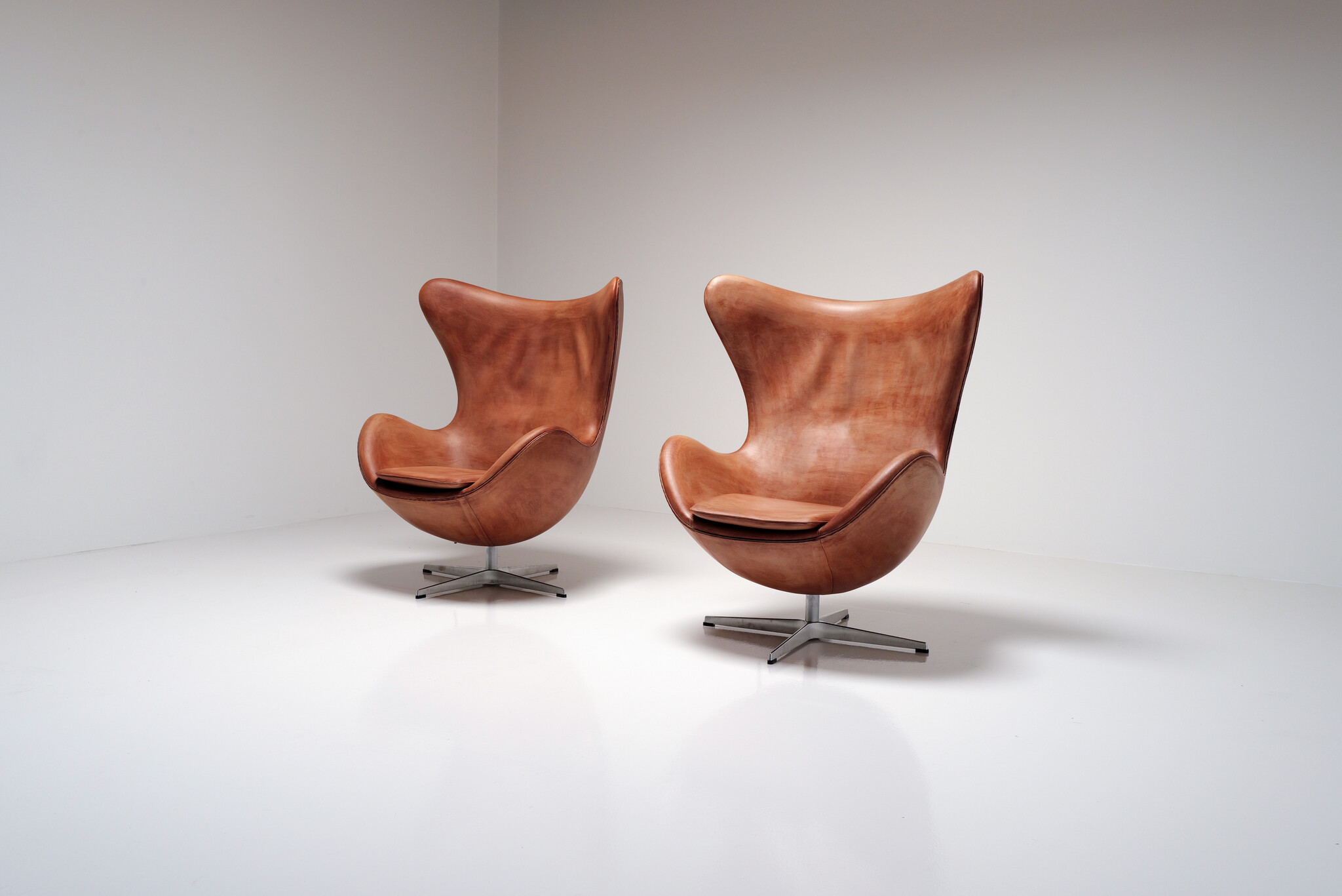 Egg Chair in natural Rustik leather by Arne Jacobsen for Fritz Hansen