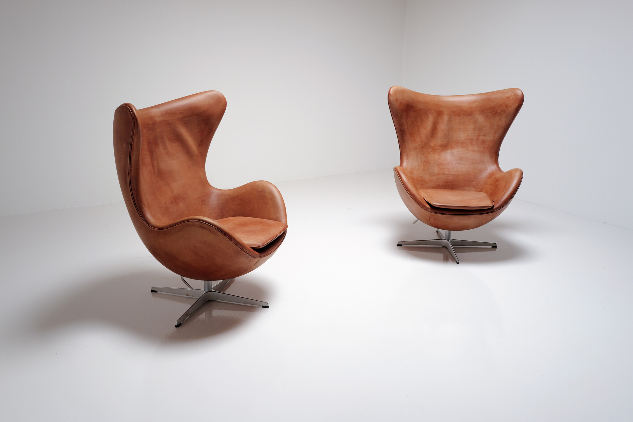 Egg Chair in natural Rustik leather by Arne Jacobsen for Fritz Hansen