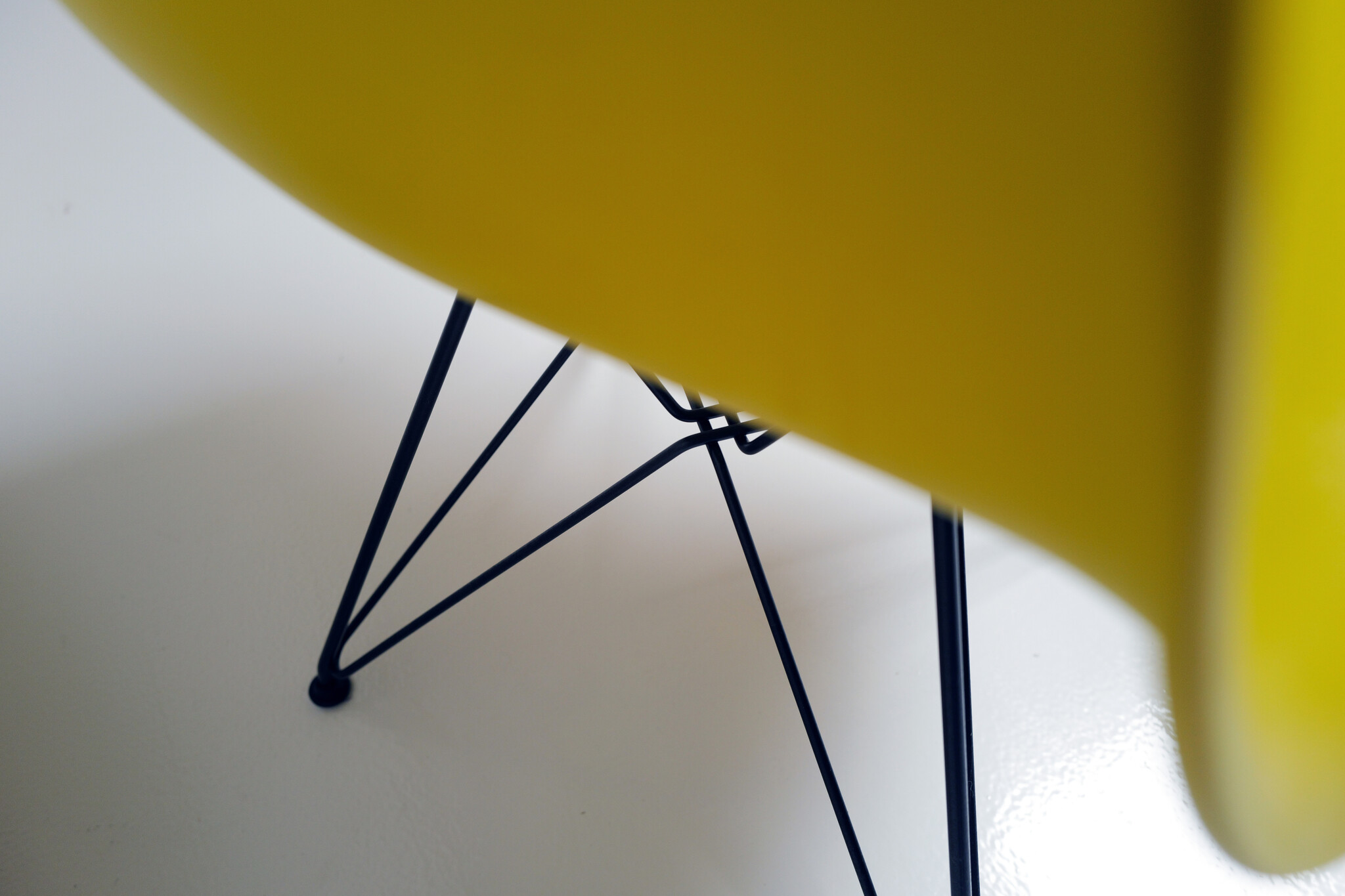 Set van 6 Eames Plastic Chairs DAR van Charles & Ray Eames