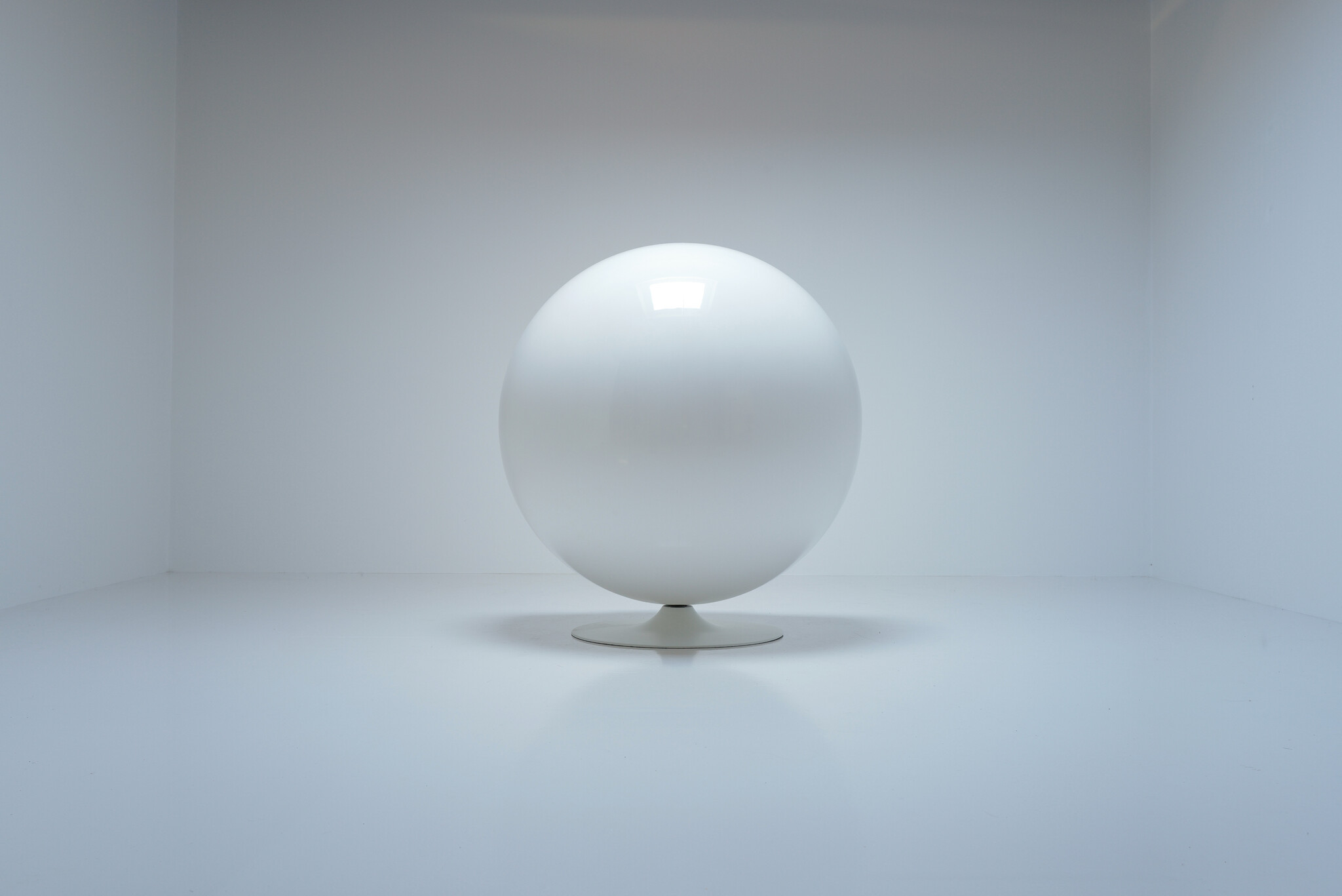 Eero Aarnio ball chair, 1963