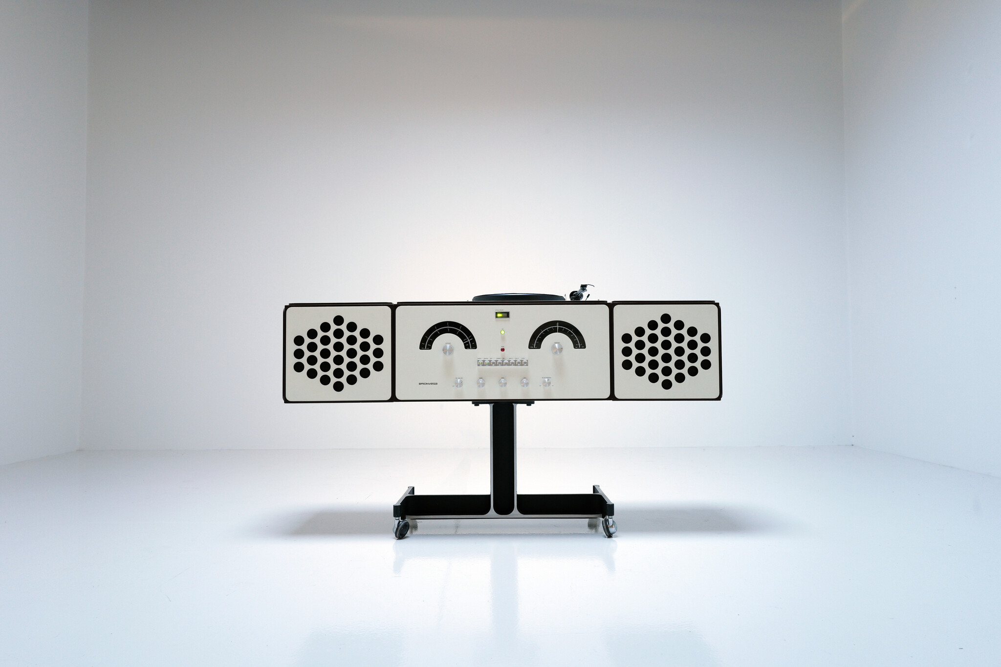 Radiophonograph Cubo RR226 Limited Edition van Achille & Pier Giacomo Castiglioni voor Brionvega, 2008