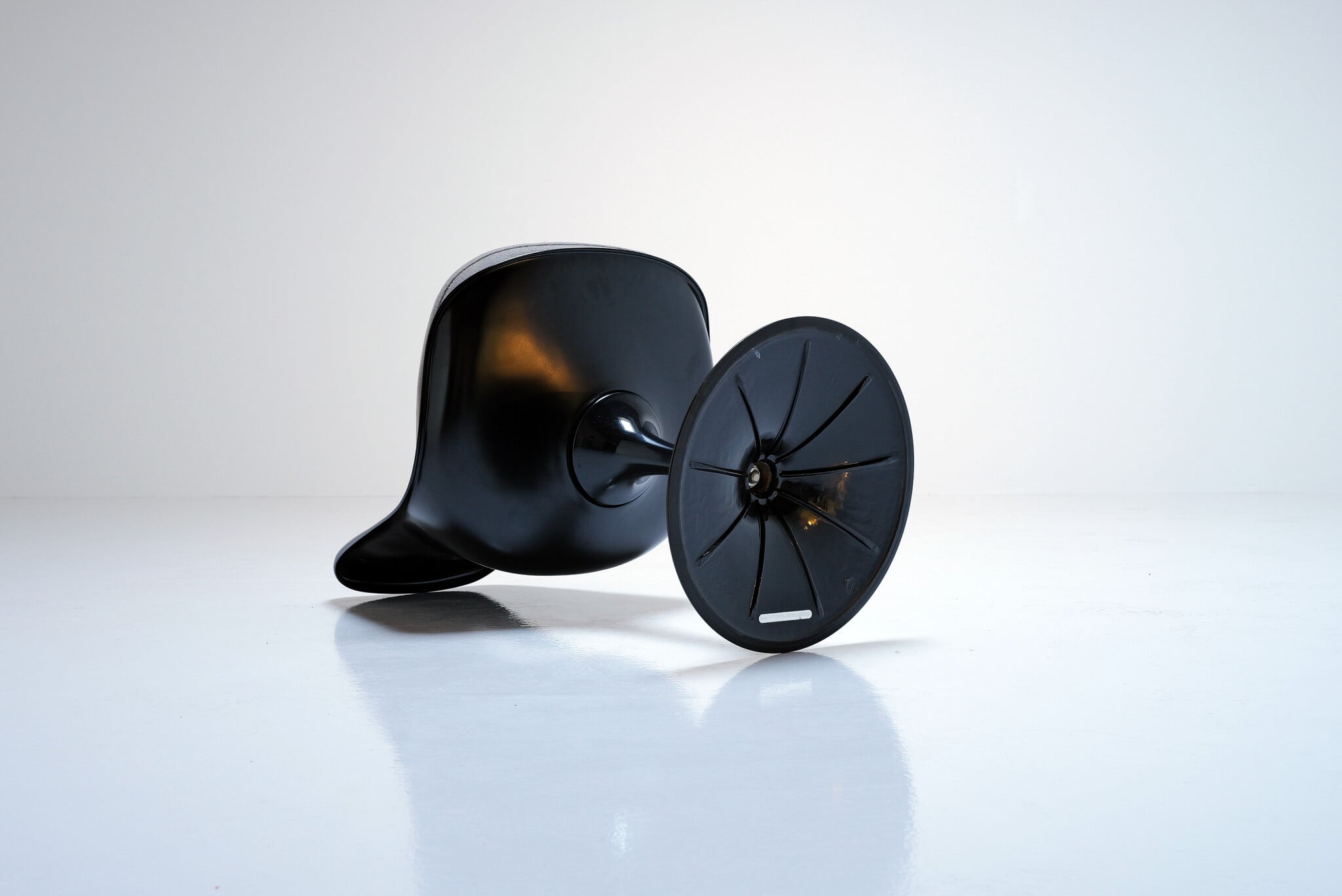 Set van 4 zwarte Tulip stoelen van Eero Saarinen voor Knoll International