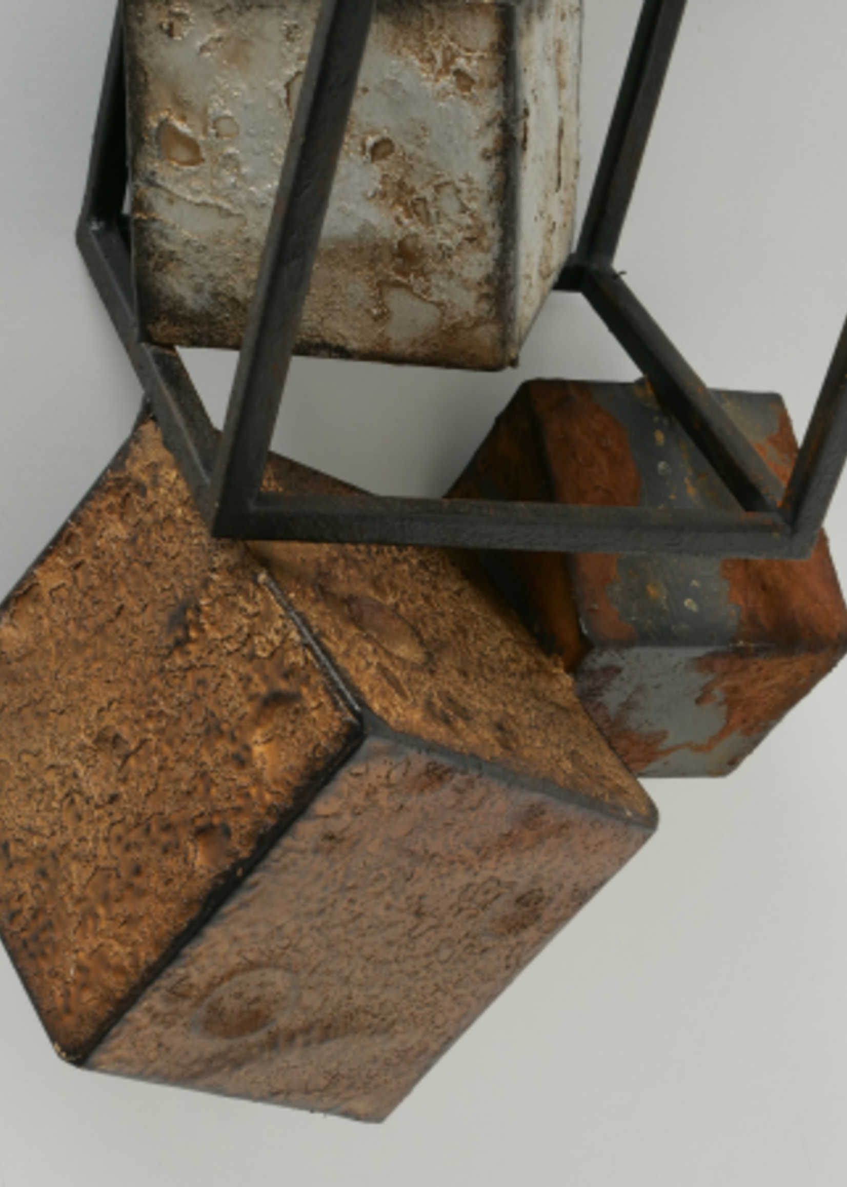 Metalen wanddecoratie Robuuste kubussen