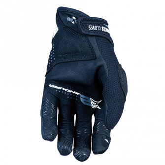 Five Gloves E2