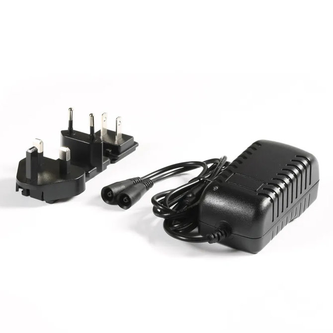 Macna Battery Charger Ion / Electron 7,4V 2A