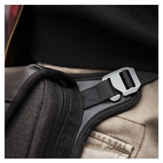 Legend Gear by SW-Motech Leg Bag LA13