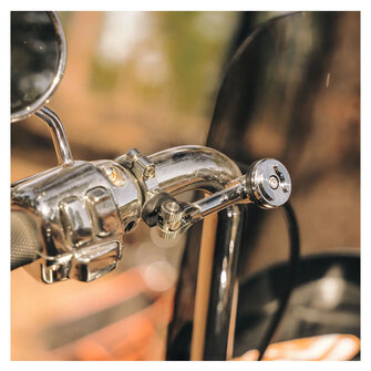 SP Connect SP Moto Mount 3D 1 1/2' Chrome