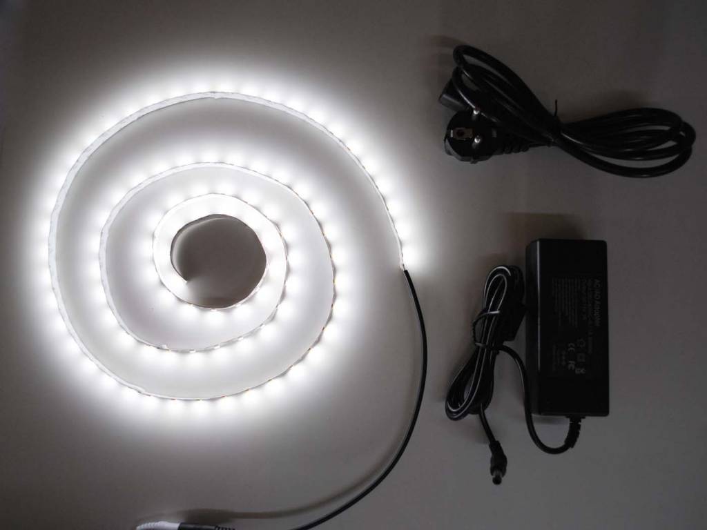 Bande LED Blanc 5630 60 LED / m Kit