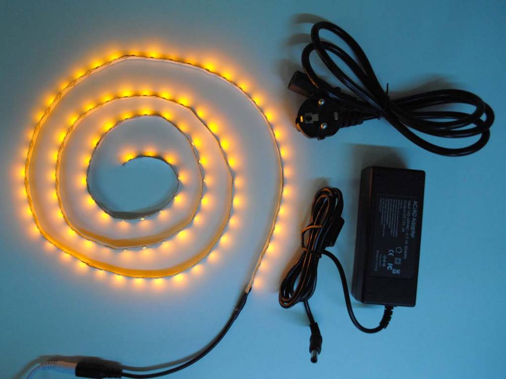 Bande LED Jaune 60 LED / m Kit