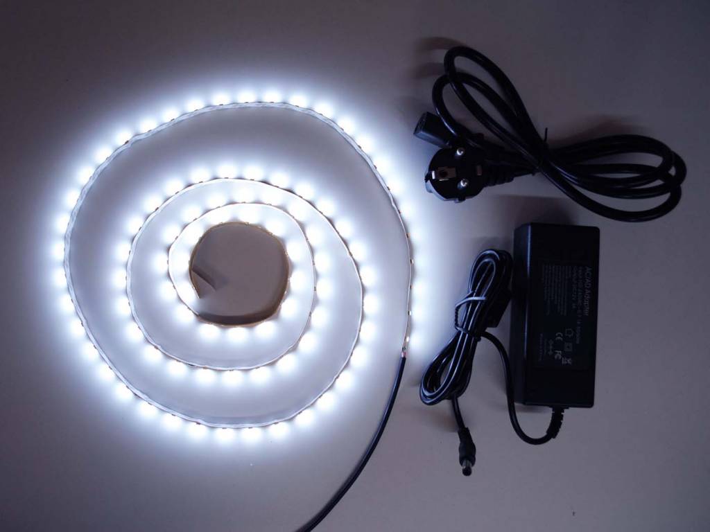 Bande LED Blanc Froid 60 LED / m Kit