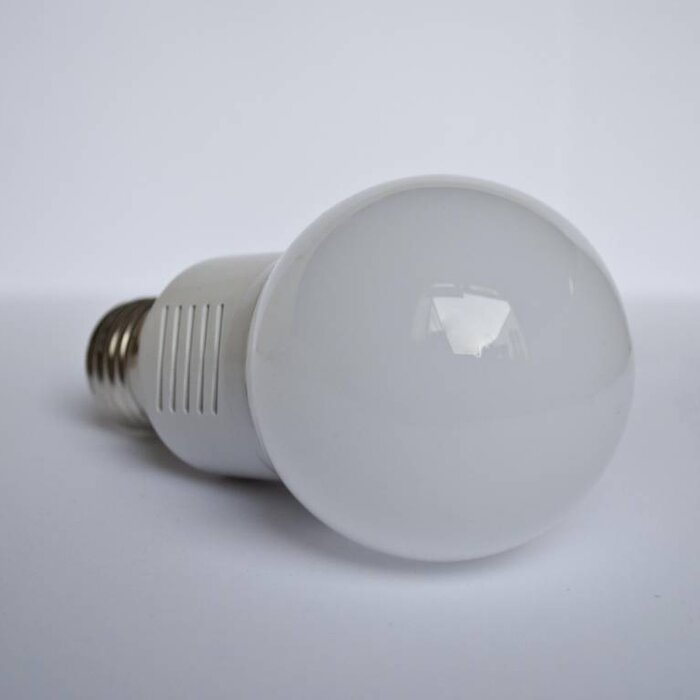 E27 LED Gloeilamp LMB1 3 Watt 110-230 Volt