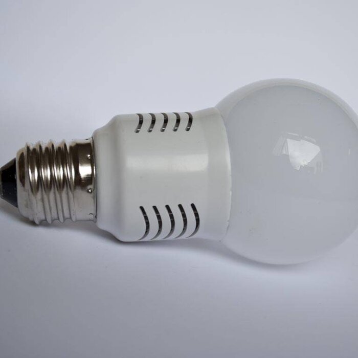 E27 LED Gloeilamp LMB1 3 Watt 110-230 Volt