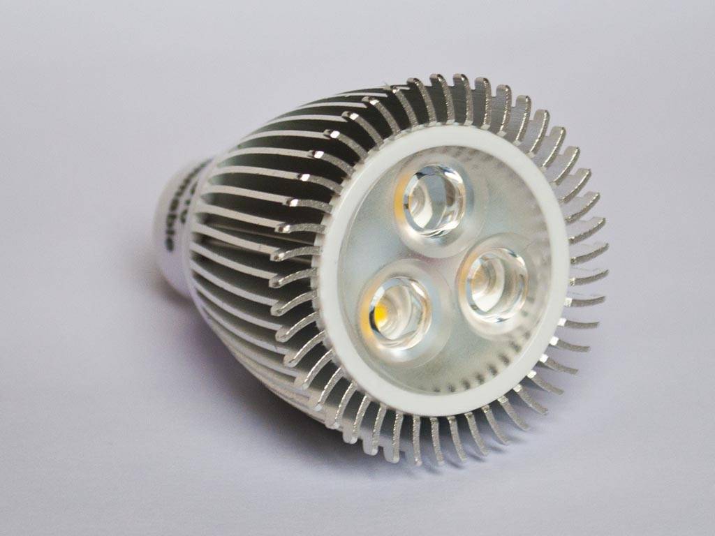 GU5.3 (MR16) COB LED Spot LM60 6 Watt 110-230 Volt Dimmbar
