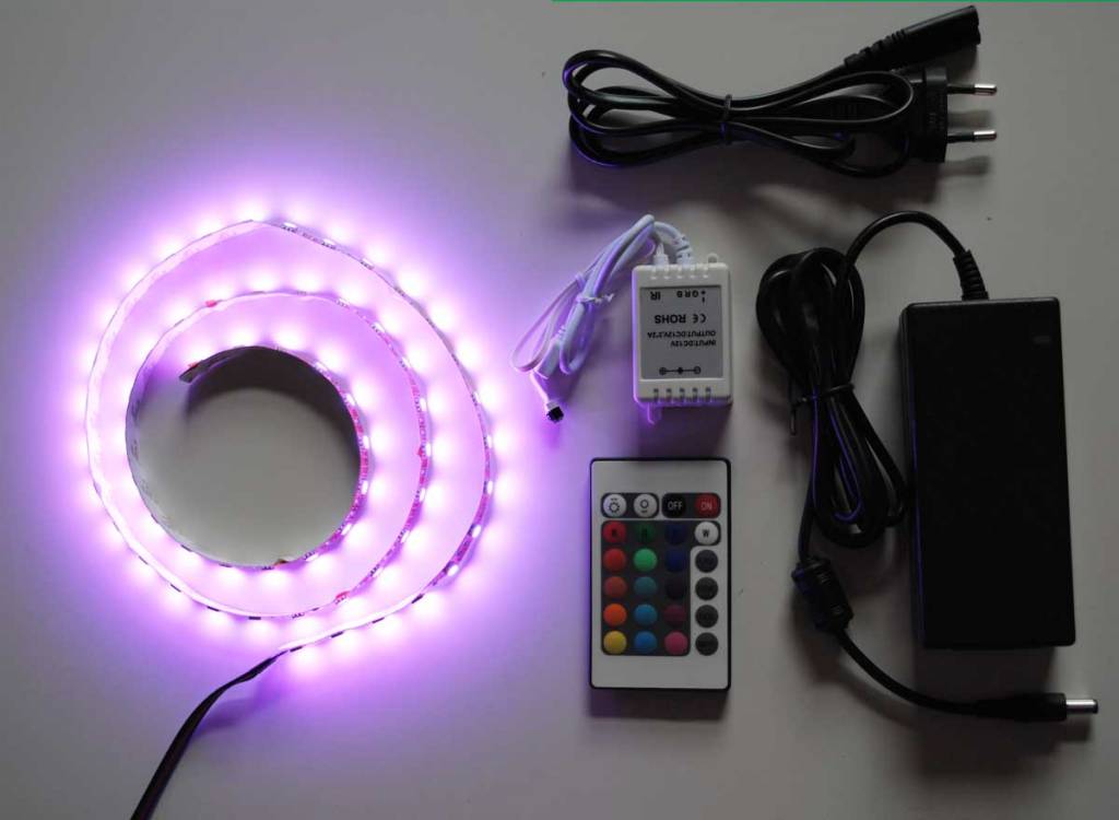 Bande LED RVB Multicolore 60 LED / m Kit