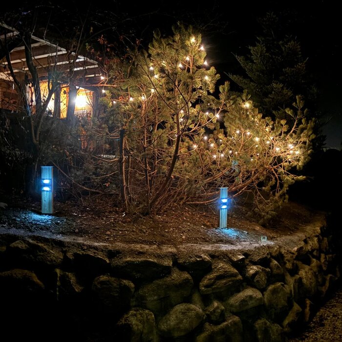 Solar road stud with LEDs - Cat's eye solar powered