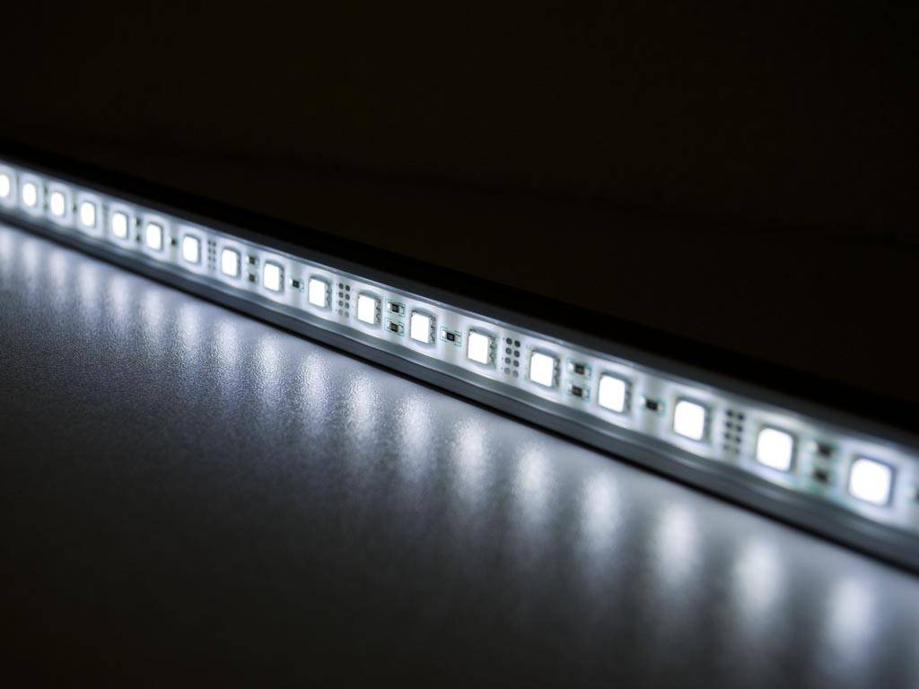 Striscia LED Rigida Impermeabile - Blanco - 100 Centimetri - 5630 SMD 24W