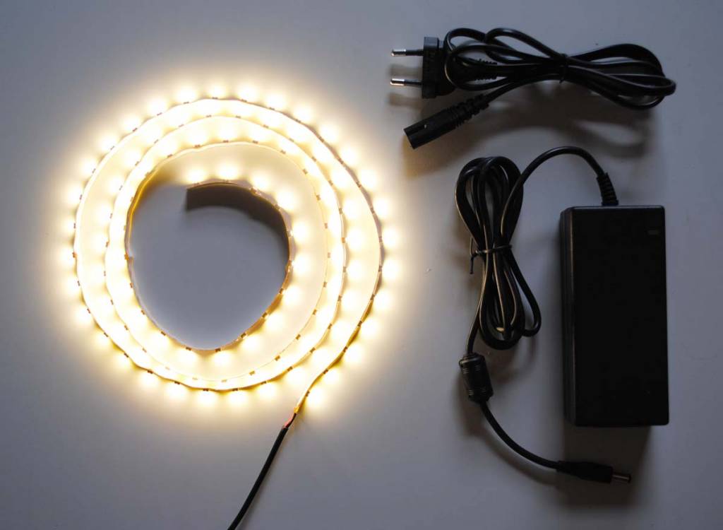 Warm Weiß 60 LED / m Komplett