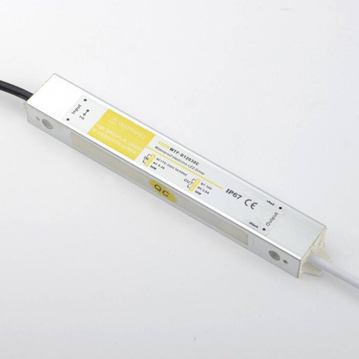 Adapter 30 Watt Waterdicht 12 Volt. 2.5 Ampere