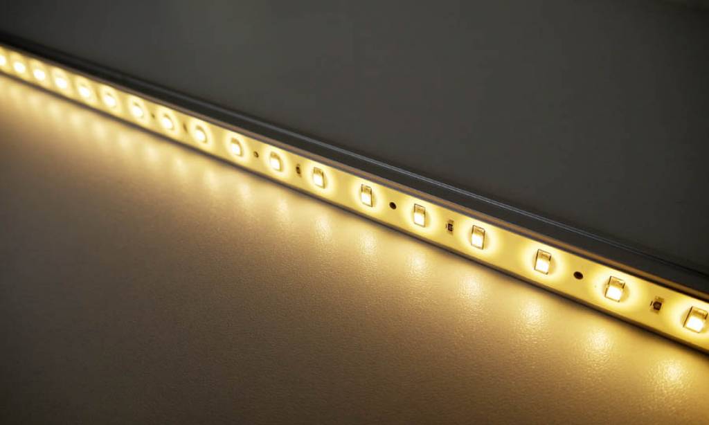 LED-Leiste hochflexibel 1m selbstklebend warmweiß Silikon McShine