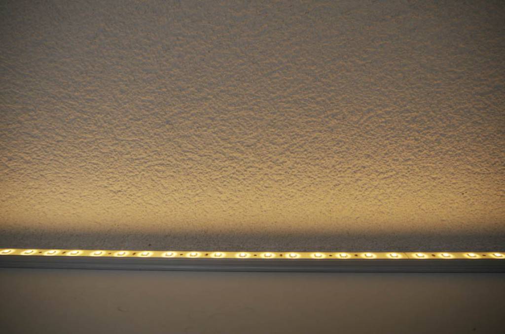 LED 72W Lineare - 2 metri - Bianco - Striscia LED + Lampadario POST  Temperatura di Colore Bianco Caldo - 2700K