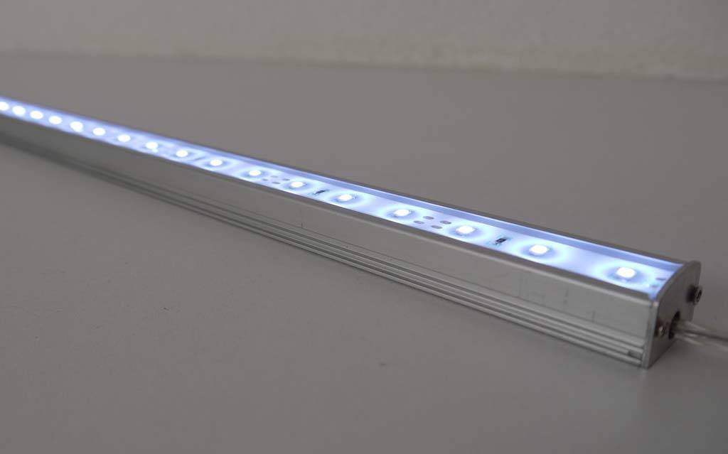 Striscia LED Rigida Impermeabile - Blanco freddo