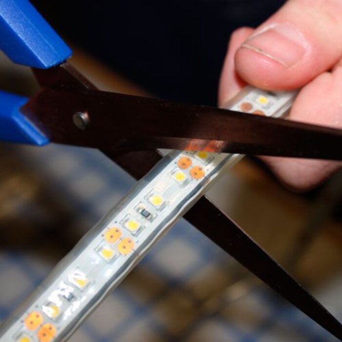 LED Streifen Wasserdicht 240 LED/m Warm Weiss - je 50cm