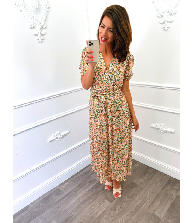 robe verte à fleurs