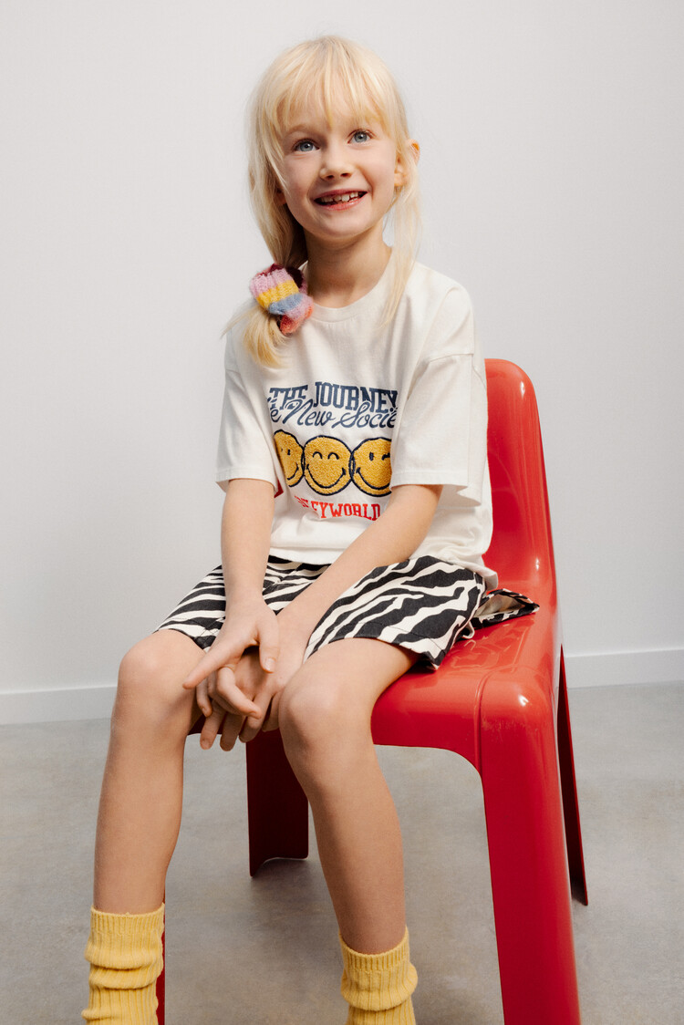 The New Society New Society 62H T-SHIRT SMILEY