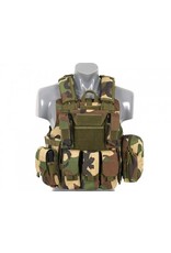 COMBAT VEST MET LOSNEEMBARE ARMOR SYSTEEM