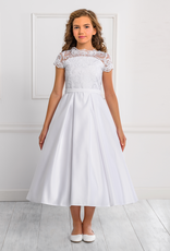 Ein kurzes Kommunionkleid Emilia aus Satin