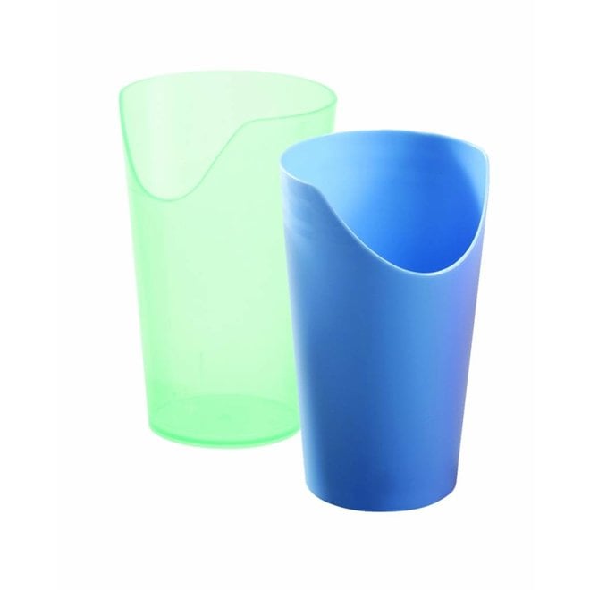 Plastic beker met neusuitsparing