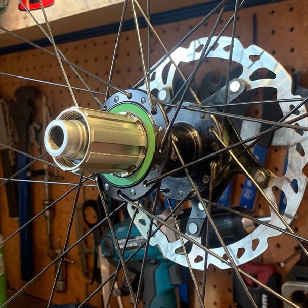 18 Bikes Workshop Job - Hope Rear hub service