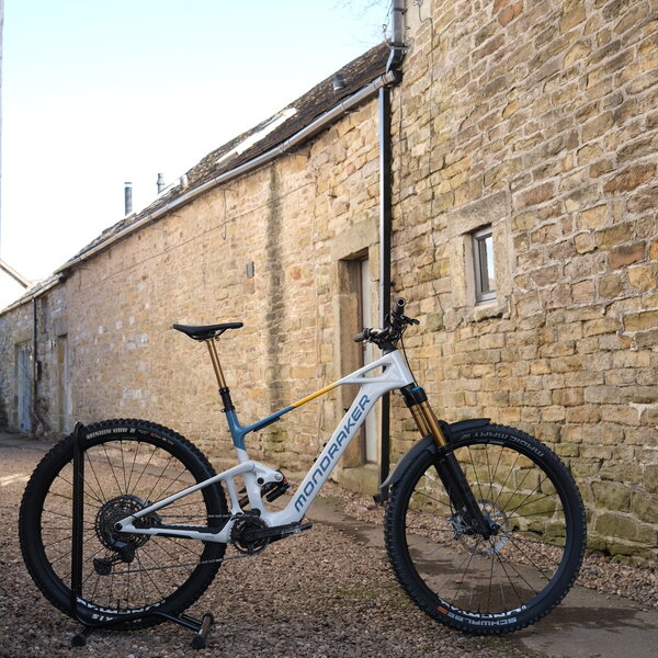 Mondraker Ex-Demo 2024 Mondraker Neat RR Gray/Blue/Yellow Large