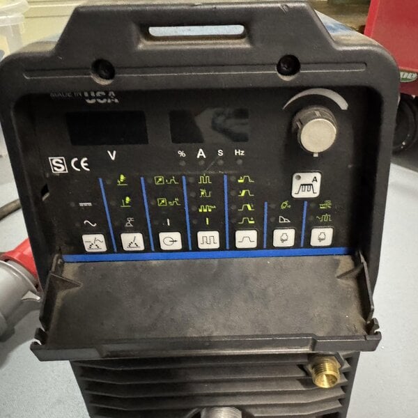 USED Miller Dynasty 200DX Welder