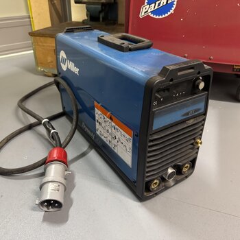 USED Miller Dynasty 200DX Welder