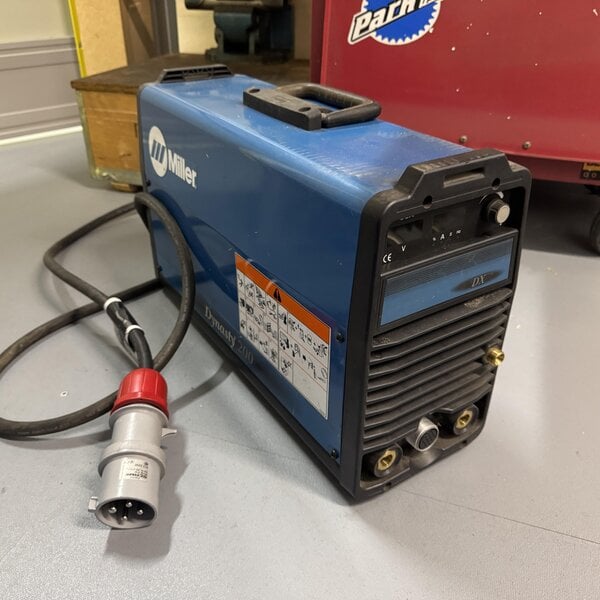 USED Miller Dynasty 200DX Welder