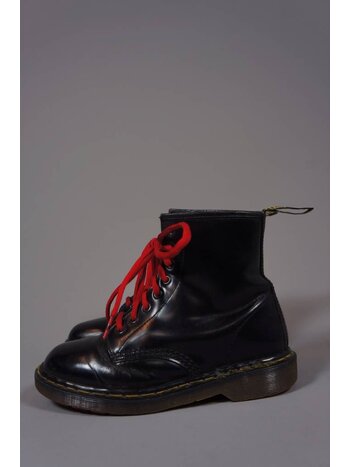 Dr. Martens met Rode Veters
