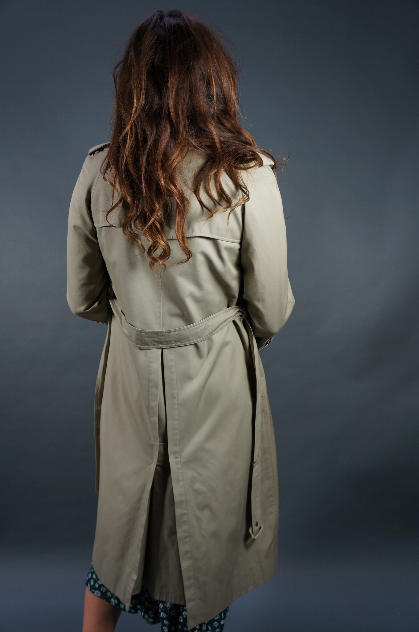 Burberry Trench Coat — M / 111 cm
