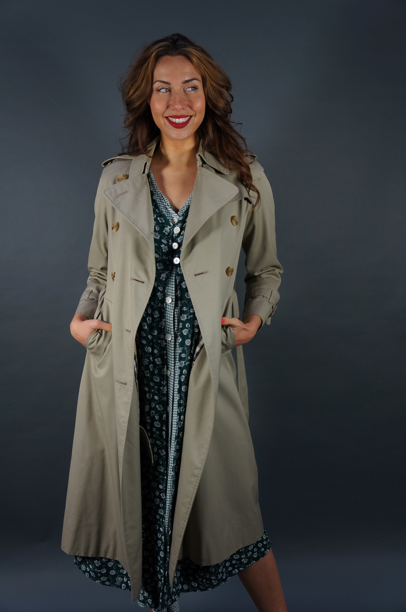 Burberry Trench Coat — M / 111 cm