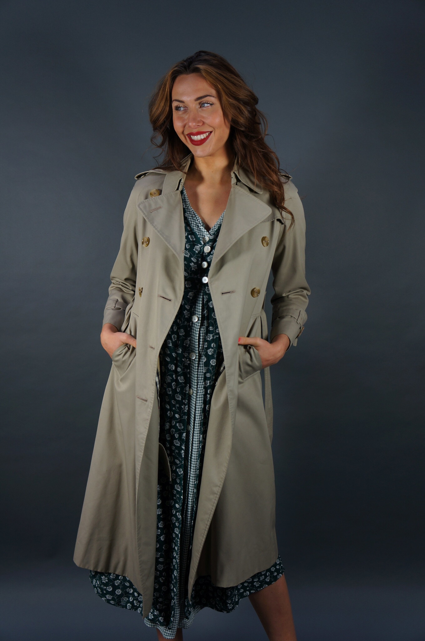 Burberry Trench Coat — M / 111 cm