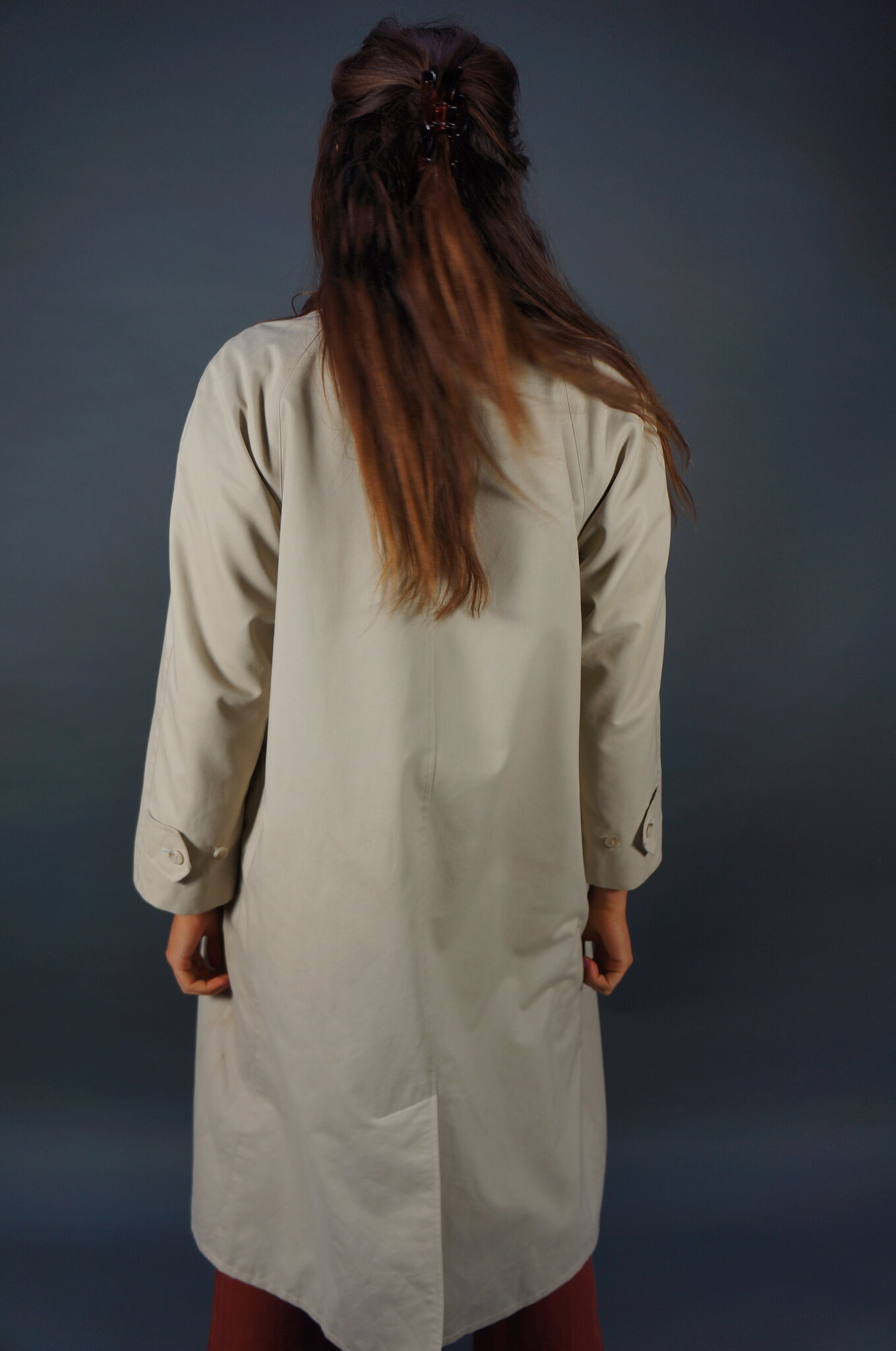 Burberry Beige Trench Coat — M/L / 111 cm