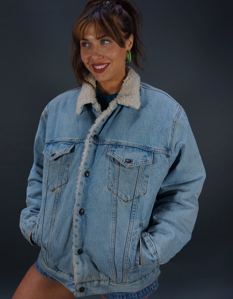 levies jean jacket