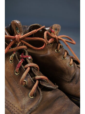 90er Dr. Martens Braun Leder — EU 42