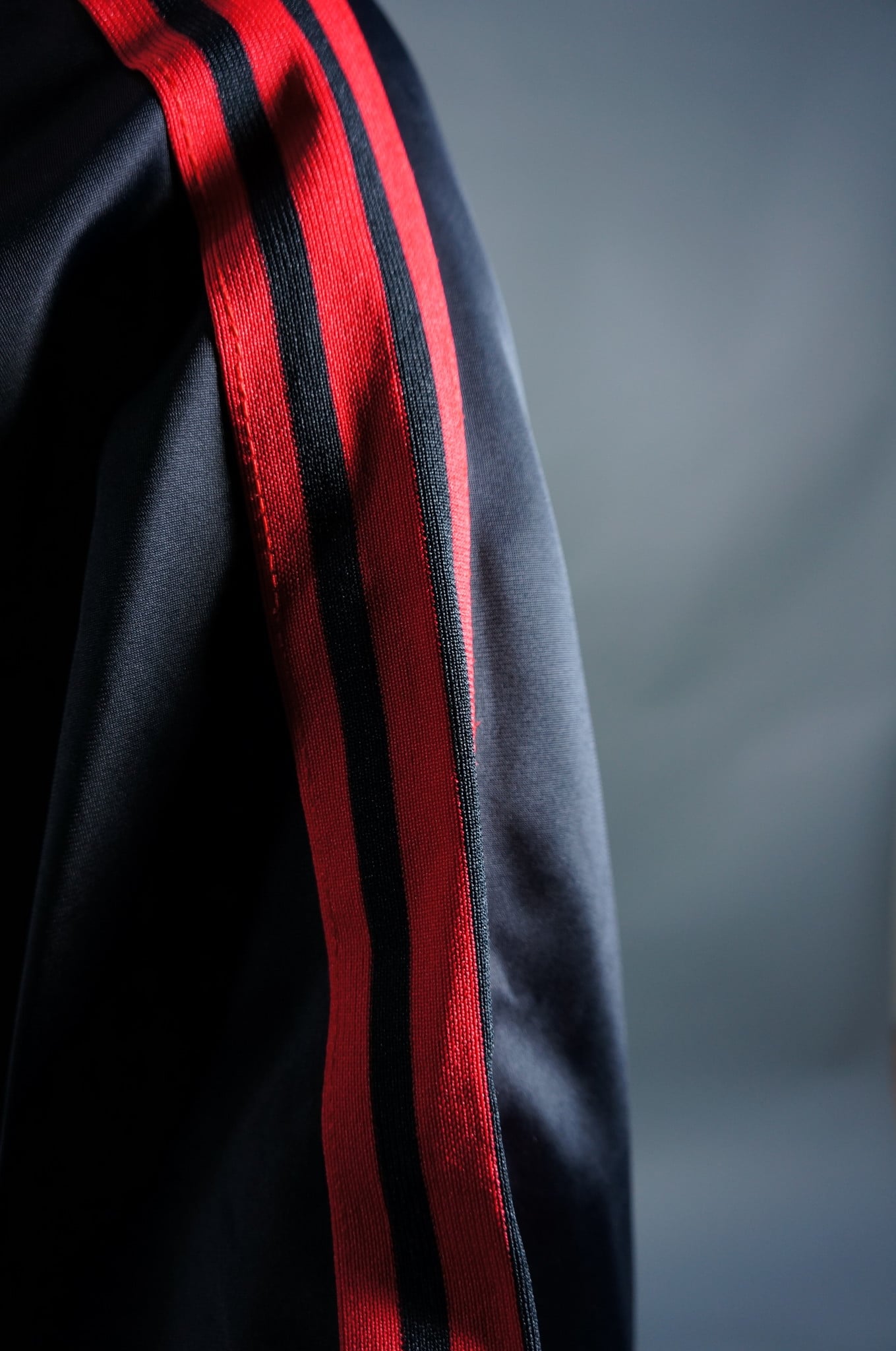 70er Adidas Trainingsjacke — Schwarz / Rot
