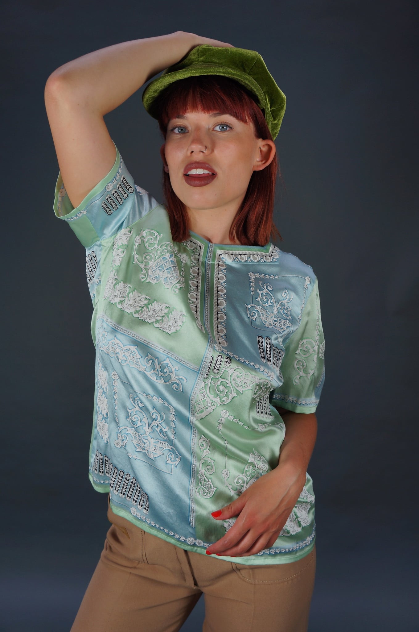 Escada Seidenbluse — Mint / Hellblau / Schwarz / Weiß