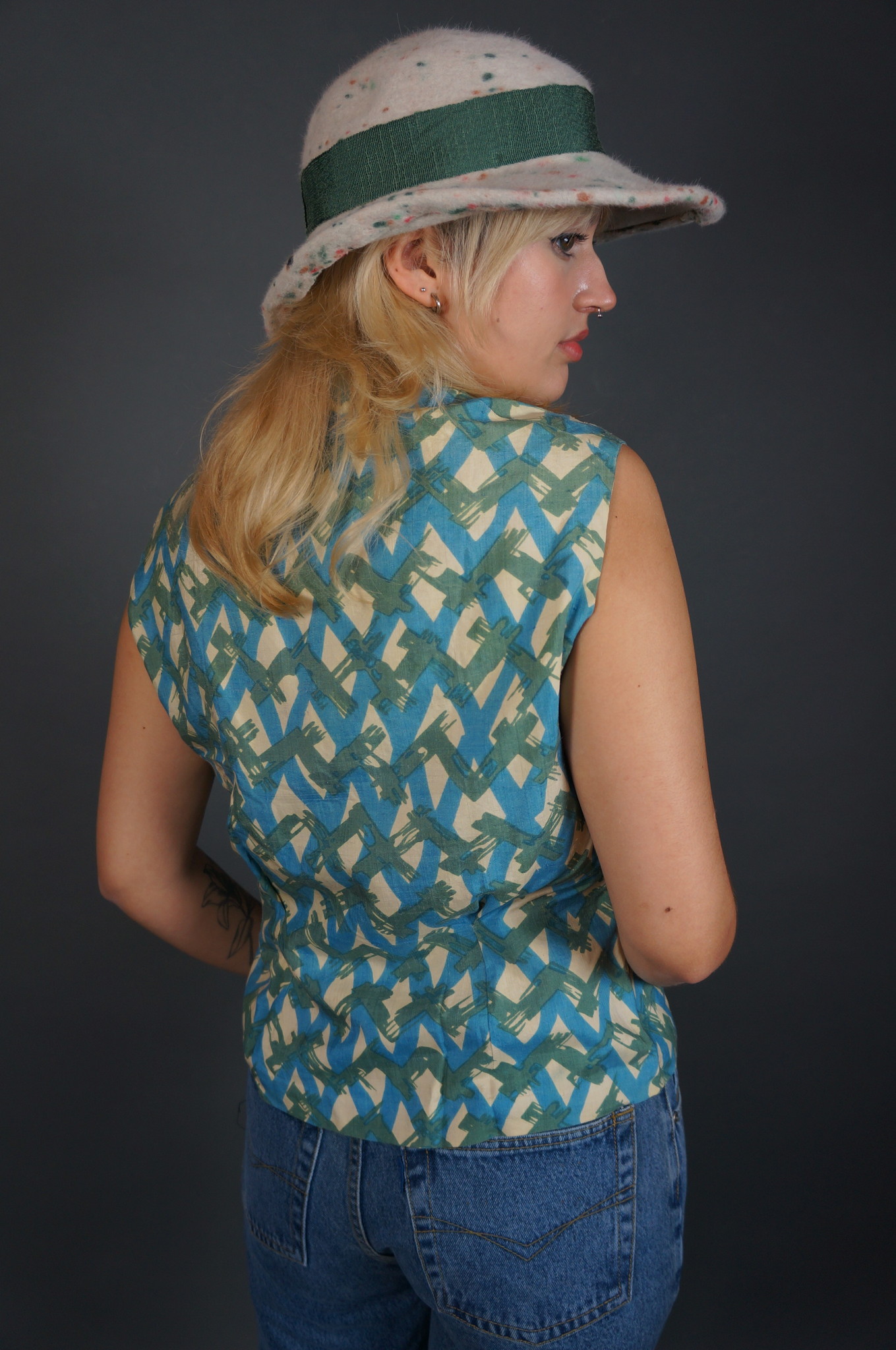 50's Graphic Sleeveless Blouse